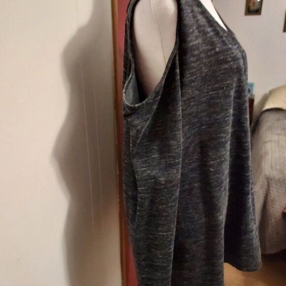 Lane Bryant 22/24 VGC pit to pit 24 1/2 Shoulder down is 27 1/2 - Picture 5 of 5